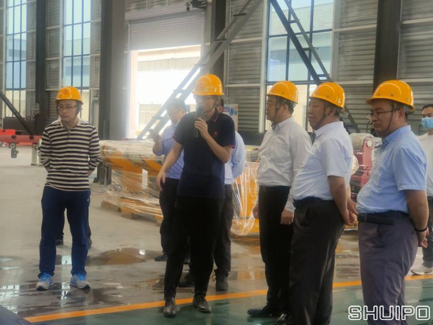 山東省科學(xué)院激光研究所所長賈中青、山東省機(jī)械設(shè)計(jì)研究院院長林江海帶領(lǐng)激光、高端裝備領(lǐng)域?qū)＜乙恍?人到水泊焊割實(shí)地調(diào)研2